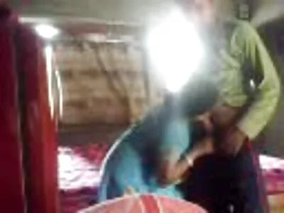 ഹോട്ടൽ മുറിയിൽ സുന്ദരി
