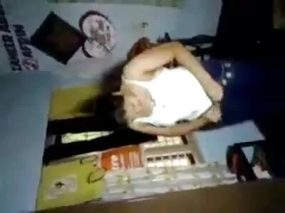 ആവേശകരമായ സംഗീത ബ്ലോജോബ്