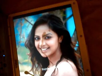 മുതിർന്ന ബ്രൂണറ്റ് ബ്ലോജോബ് ചെയ്യുന്നു